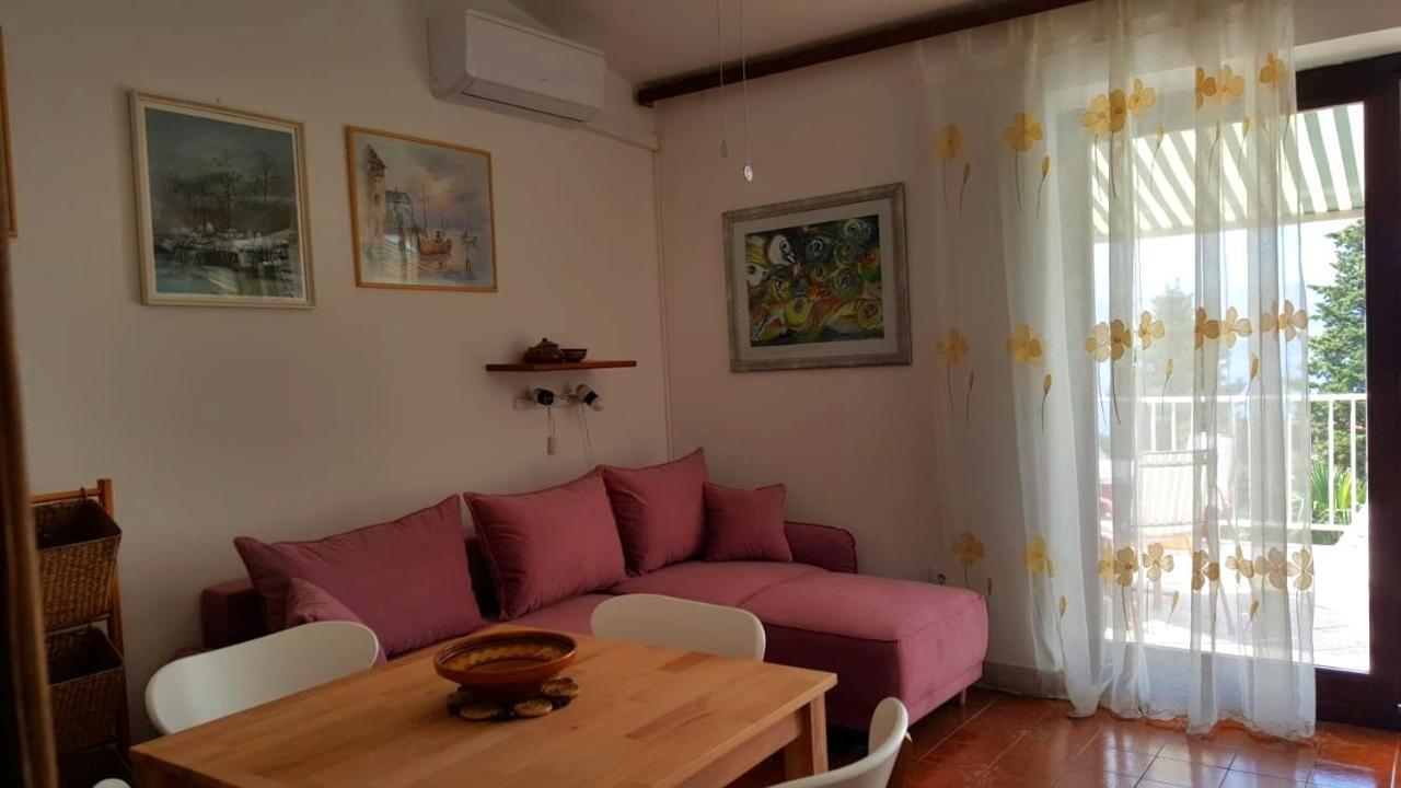 Apartments Mirjana Novi Vinodolski Esterno foto